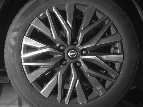 Used 2025 Nissan Altima 2.5 SV FWD image 15