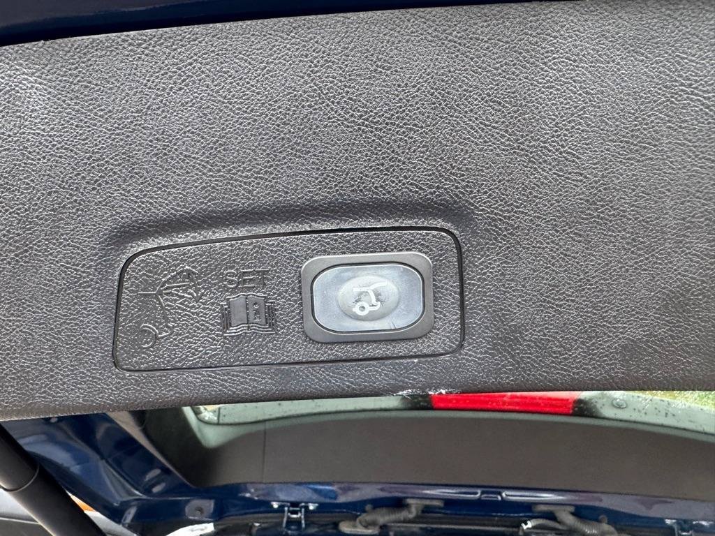 Used 2018 Lincoln MKC Reserve w/ Lincoln MKC Climate Package AWD/4WD image 22