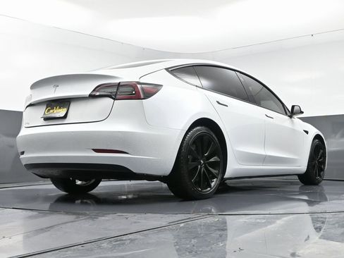 Used 2020 Tesla Model 3 Standard Range Plus image 51