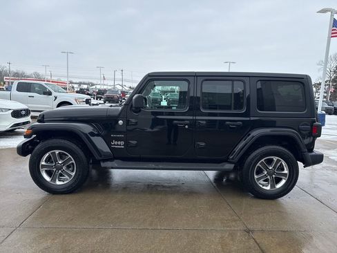 Used 2021 Jeep Wrangler Unlimited Sahara image 3