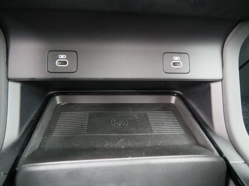 Used 2024 Land Rover Discovery Sport Dynamic SE image 31