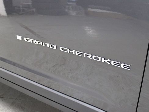Certified 2023 Jeep Grand Cherokee L Limited AWD/4WD image 45