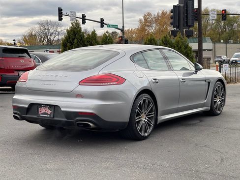 Used 2016 Porsche Panamera 4 Edition image 7