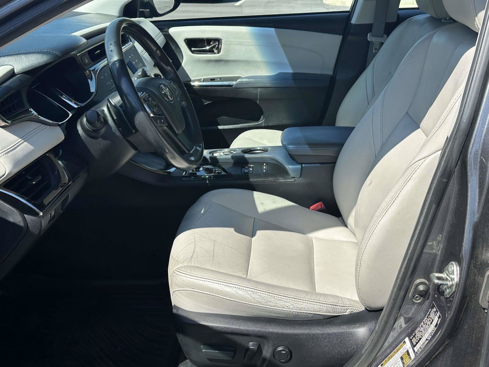 Used 2014 Toyota Avalon XLE Touring FWD image 4