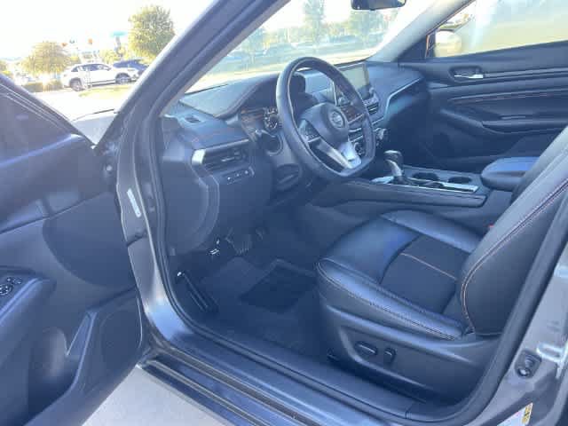Used 2022 Nissan Altima 2.5 SR FWD image 3