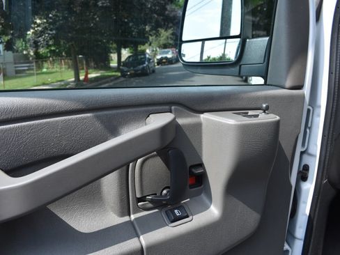 Used 2023 Chevrolet Express 3500 LT w/ LT Preferred Equipment Group RWD image 12