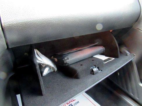 Used 2017 Ford Taurus SEL w/ Equipment Group 201A image 35