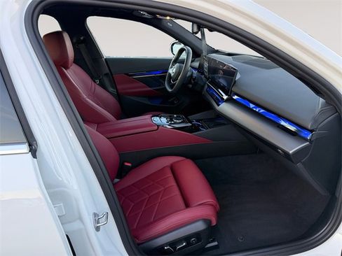 Certified 2025 BMW i5 xDrive40 w/ M Sport Package image 15