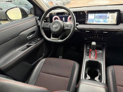 Certified 2025 Nissan Kicks SR FWD image 26