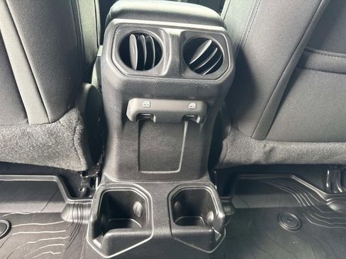 Used 2021 Jeep Wrangler Unlimited Sport image 15