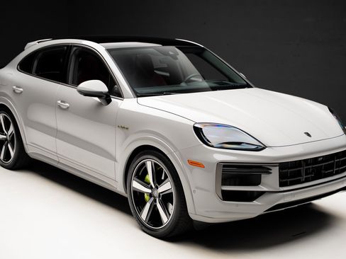 Used 2025 Porsche Cayenne Turbo image 39