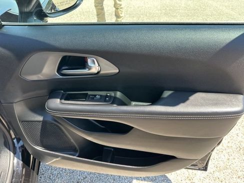 Used 2025 Chrysler Pacifica Select FWD image 49