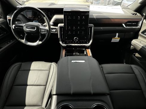 New 2026 GMC Yukon XL Denali w/ Denali Reserve Package image 7