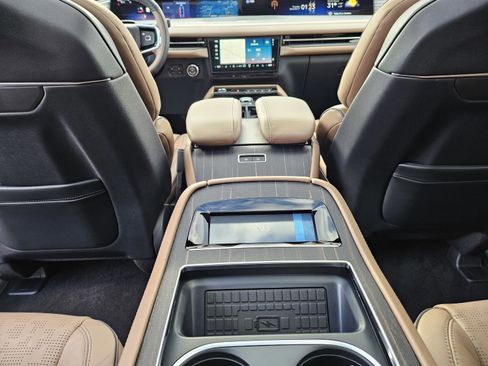 New 2025 Lincoln Navigator Black Label image 24