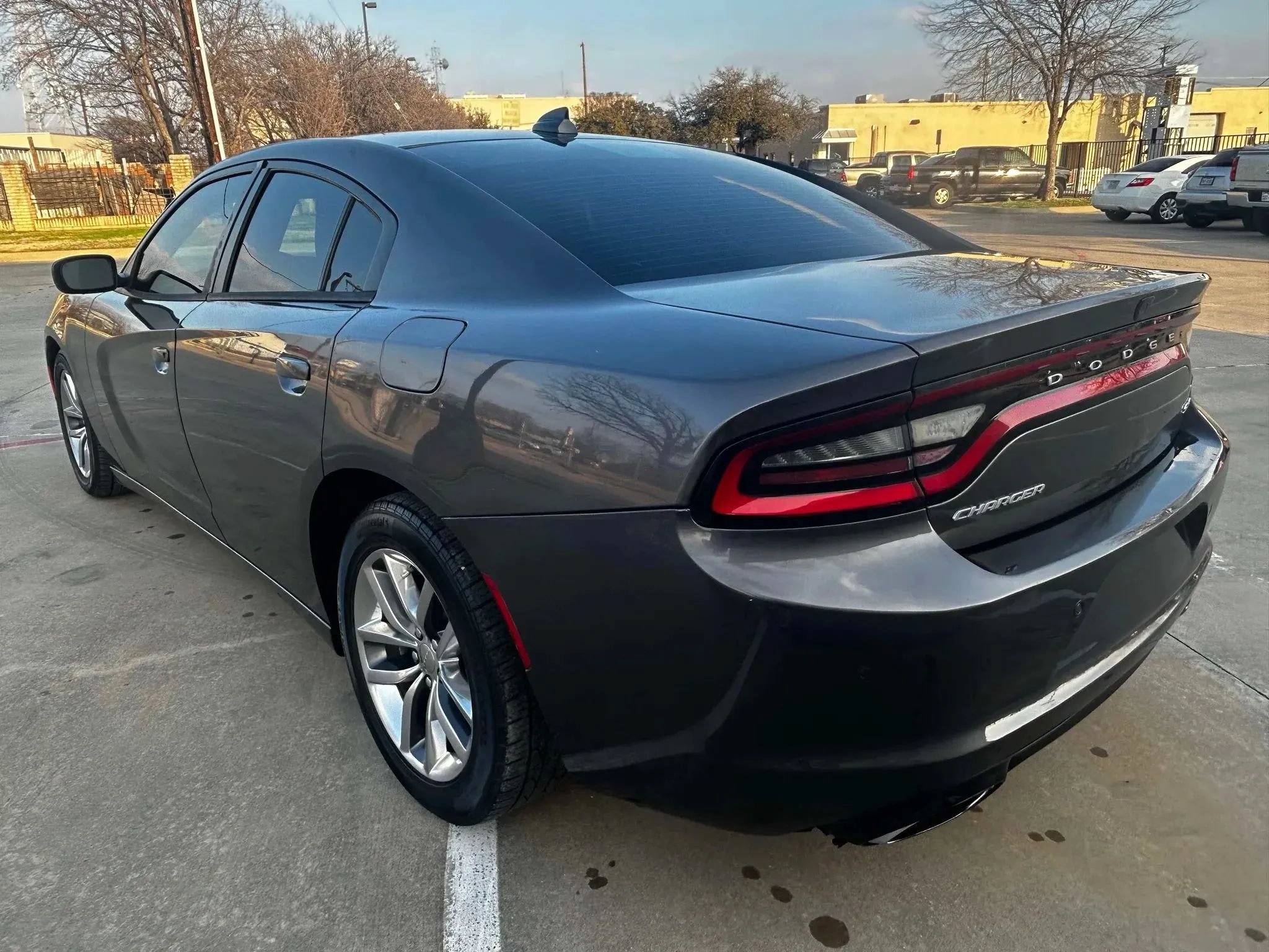 Used 2015 Dodge Charger SXT w/ Plus Group RWD image 3