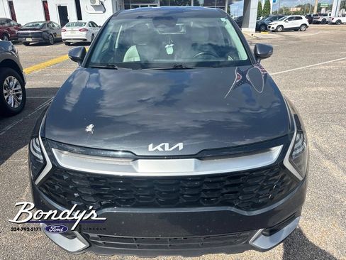 Used 2024 Kia Sportage EX FWD image 2