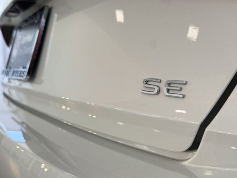 Certified 2024 Volkswagen Jetta SE image 34