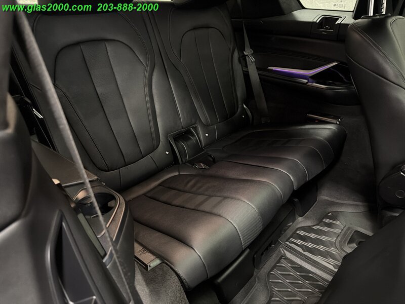 Used 2022 BMW X7 xDrive40i w/ M Sport Package AWD/4WD image 30