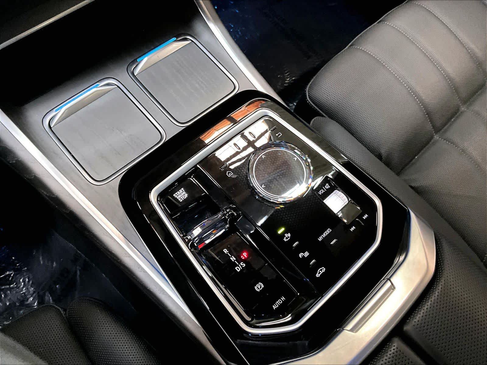 Used 2025 BMW 760i xDrive AWD/4WD image 41
