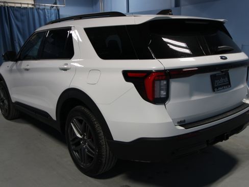 New 2026 Ford Explorer ST-Line w/ ST-Line Street Pack image 26