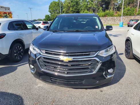 Used 2020 Chevrolet Traverse Premier FWD image 2