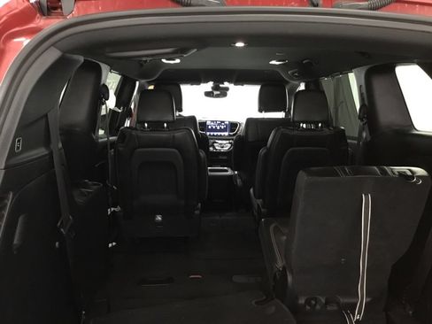Used 2025 Chrysler Pacifica Select FWD image 37