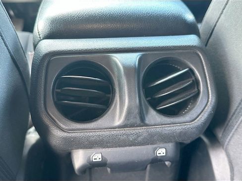 Used 2023 Jeep Wrangler Sport S image 27