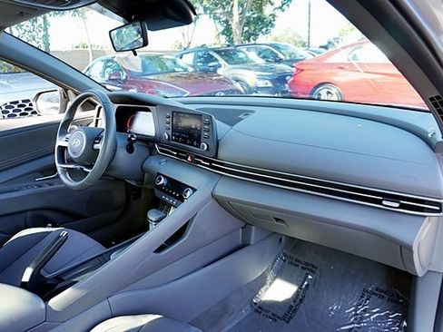 Used 2025 Hyundai Elantra Sport FWD image 10