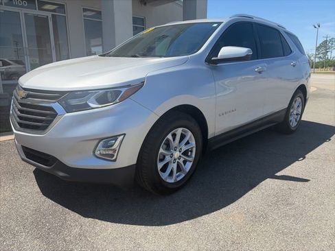 Used 2019 Chevrolet Equinox LT FWD image 2