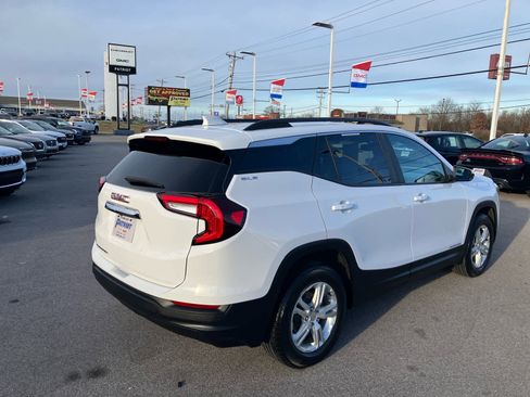 Used 2023 GMC Terrain SLE w/ Driver Convenience Package image 7