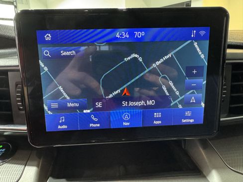Used 2021 Ford Explorer XLT w/ Equipment Group 202A AWD/4WD image 32