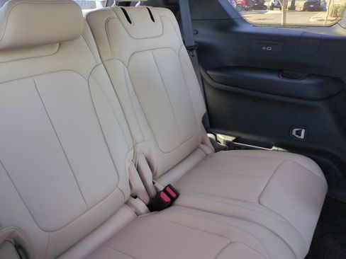 New 2026 Jeep Grand Cherokee L Limited w/ Limited Altitude Package AWD/4WD image 18
