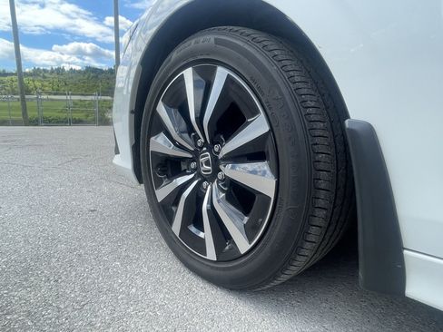 Used 2023 Honda Civic EX image 7