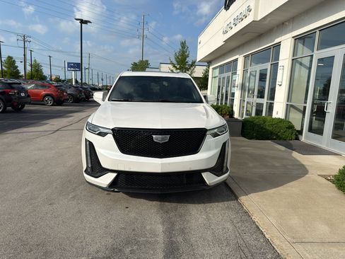 Used 2024 Cadillac XT6 Sport w/ Technology Package AWD/4WD image 8