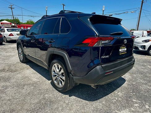 Used 2019 Toyota RAV4 XLE Premium FWD image 3
