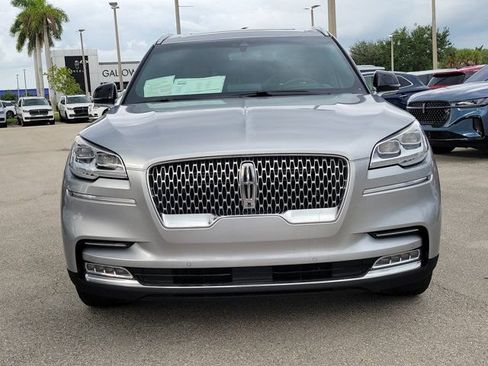 Certified 2020 Lincoln Aviator Reserve w/ Equipment Group 202A AWD/4WD image 2
