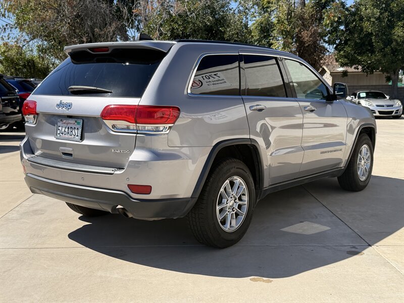 Used 2018 Jeep Grand Cherokee Laredo RWD image 5