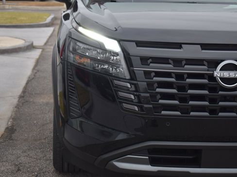 New 2026 Nissan Pathfinder SL w/ SL Premium Package image 18