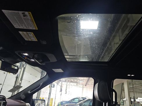 Used 2022 Ford F150 Lariat w/ Equipment Group 502A High image 19