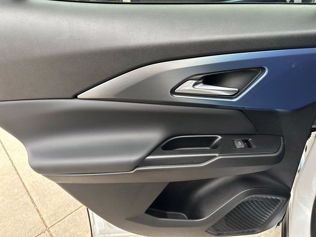 Certified 2024 Chevrolet Equinox EV LT AWD/4WD image 18
