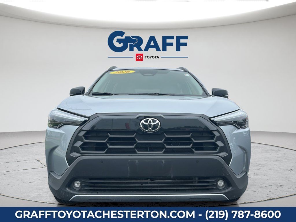 Used 2026 Toyota Corolla Cross XLE FWD image 2