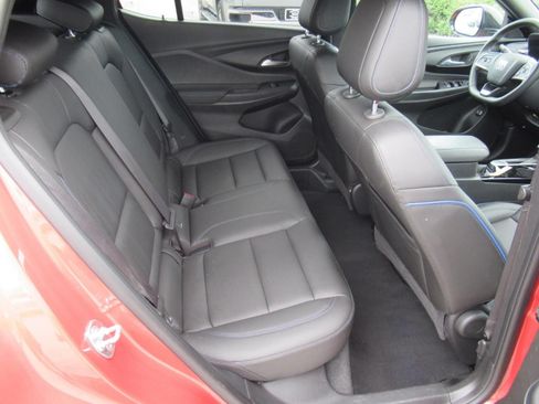 Used 2024 Buick Envista Sport Touring w/ Convenience II Package FWD image 31