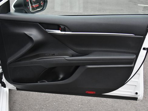 Used 2023 Toyota Camry SE image 38