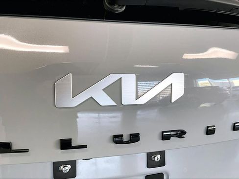 Used 2022 Kia Telluride EX w/ EX Premium Package image 7