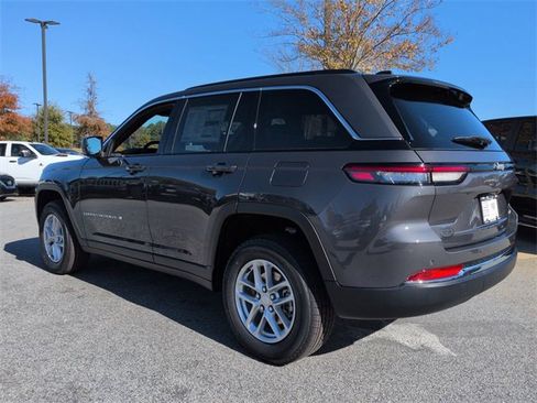 New 2025 Jeep Grand Cherokee Laredo X image 6