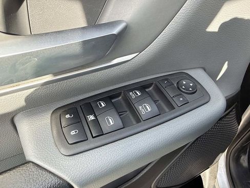 Used 2022 RAM 1500 Big Horn AWD/4WD image 18
