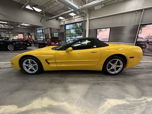 Used 2002 Chevrolet Corvette Convertible w/ Preferred Equipment Group2 image 28