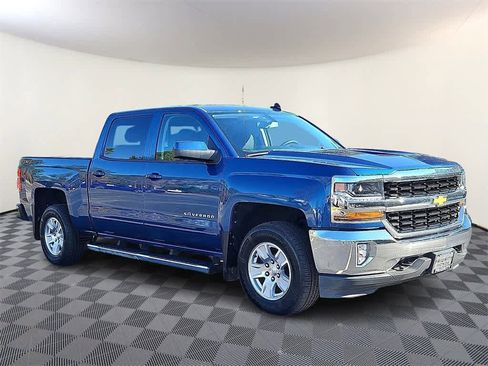 Used 2018 Chevrolet Silverado 1500 LT w/ All Star Edition image 3