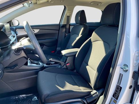 Certified 2023 Kia Forte LXS image 18