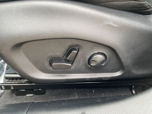 Used 2025 Jeep Compass Limited image 22